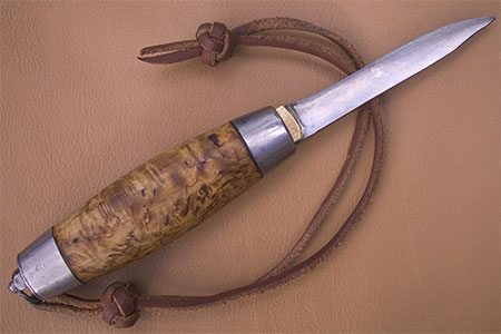 Wayland's barrel knife in safe use position - ©  Gary Waidson - Ravenlore Bushcraft and Wilderness skills.