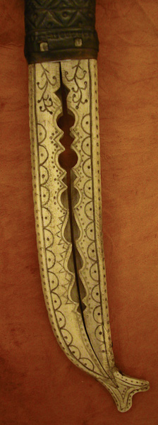 Saami sheath detail