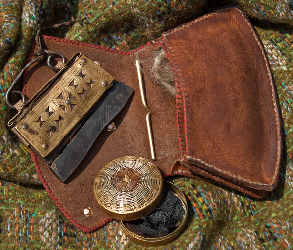 Tibetan pouch  - ©  Gary Waidson - Ravenlore Bushcraft and Wilderness skills.